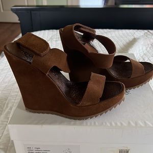 Pedro Garcia Wedges!